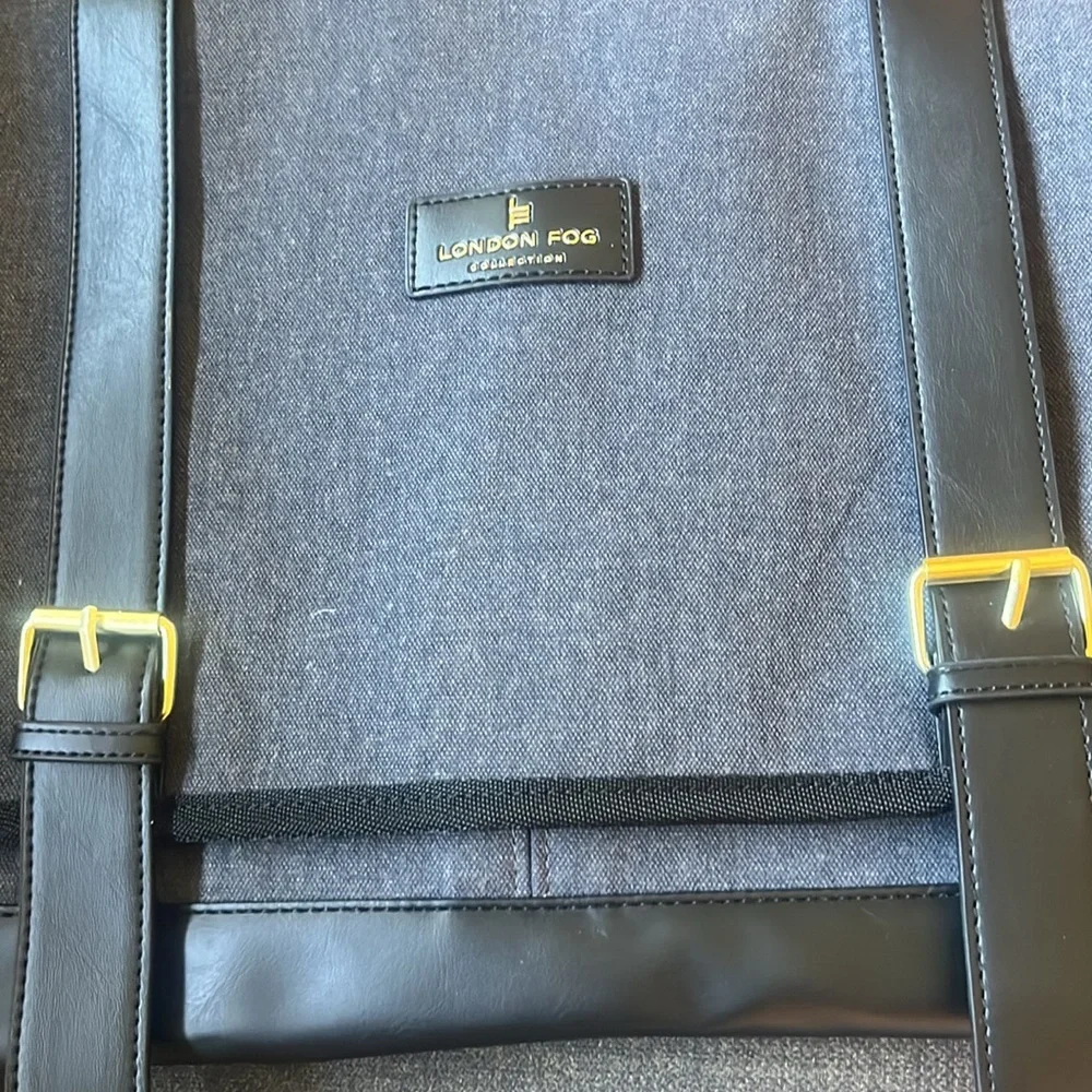 NWT London Fog Charcoal and Black Messenger Bag - Picture 7 of 9